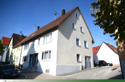 2 Familienhaus mit kleinem Nachteil