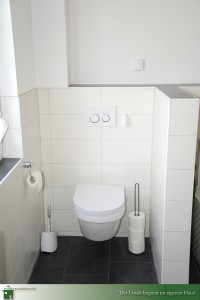 Haus kaufen Meßstetten 20, Immobilienmakler wohnraumbitzer.de, drei Türen zur Terrasse, neuwertige Immobilie, Baujahr 2016, kein Keller, keine Bühne, Bitzer