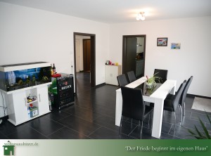 Haus kaufen Meßstetten 25, Niedrigenergiehaus Meßstetten zu verkaufen, großer Garten mit schöner Terrasse, wohnraumbitzer Immobilinemakler