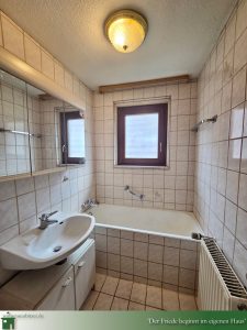 Zweifamilienhaus Ebingen zu verkaufen, Langwatte 2, Badezimmer im Obergeschoss