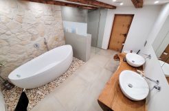 Eigene Welt zu verkaufen 1,2 Ha Grunstück