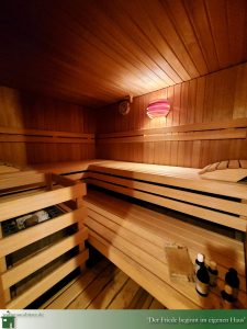 Einfamilienhaus mit großem Garten Bitz kaufen, Sauna im UG