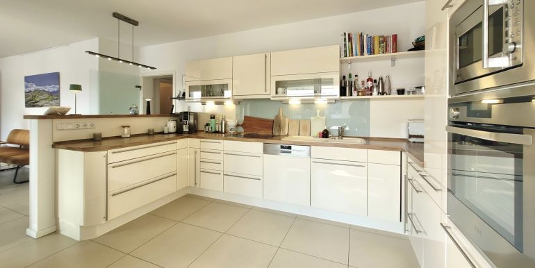 Wohnung mit Park zu verkaufen, Bad Honnef, große Küche, Bitzer Immobilien Albstadt Bisingen Balingen