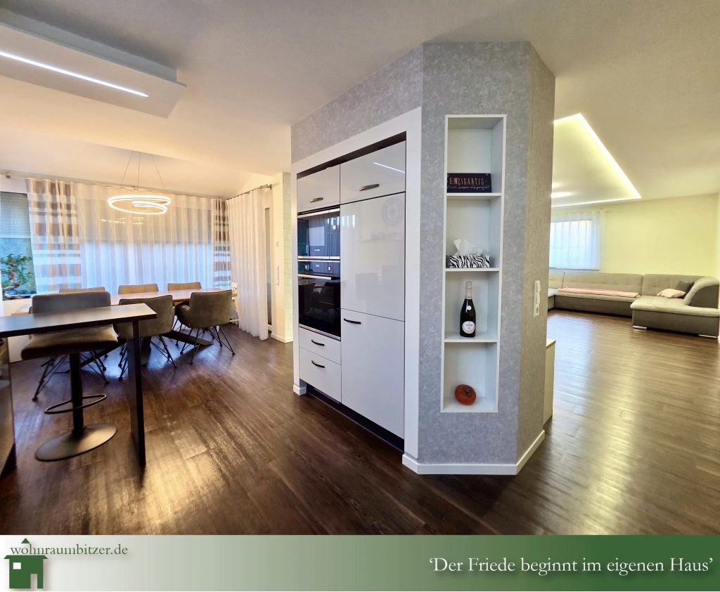 Einfamilienhaus Ostrach mit großem Garten, Wohn und Essbereich