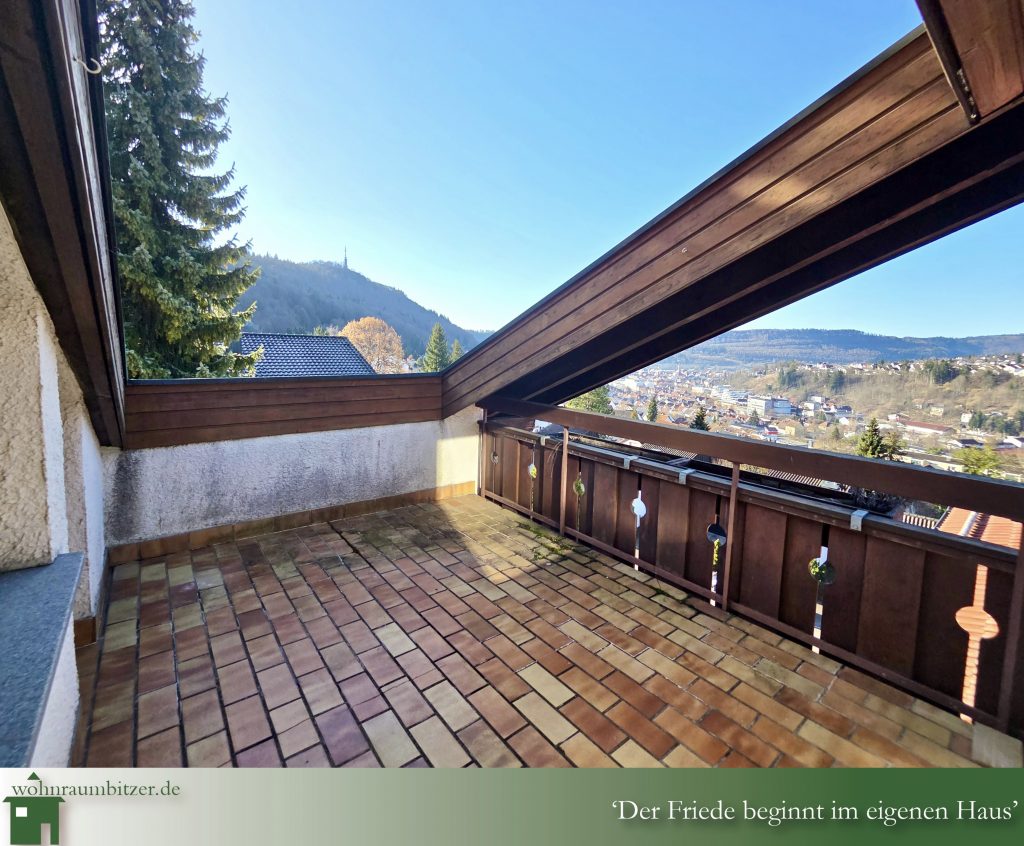 3 Zimmer Dachgeschosswohnung am Jausenteich Balkon