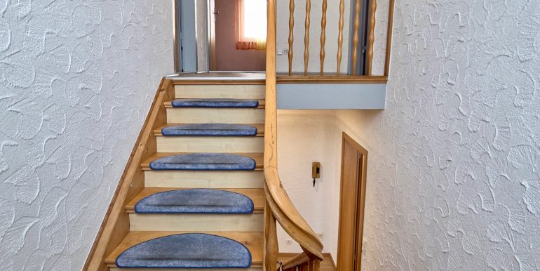 Einfamilienhaus mit Terrasse und Doppelgarage 11 (2)