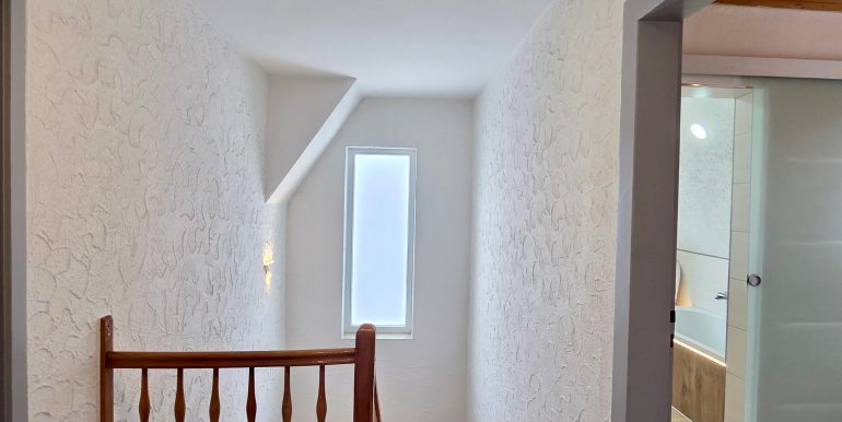 Einfamilienhaus mit Terrasse und Doppelgarage 11 (3)