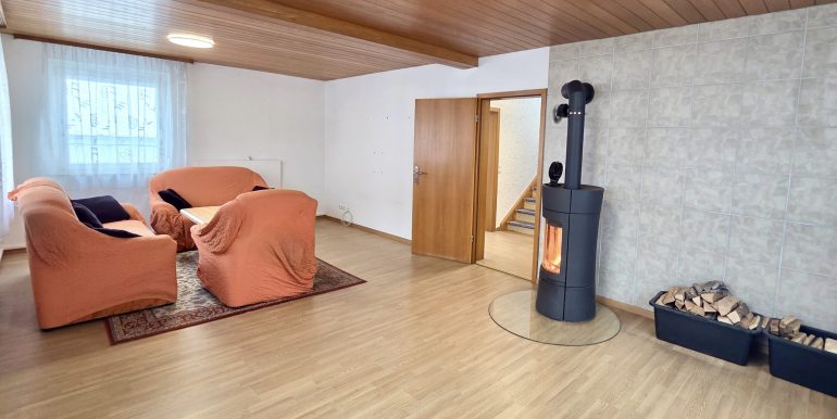 Einfamilienhaus mit Terrasse und Doppelgarage 2