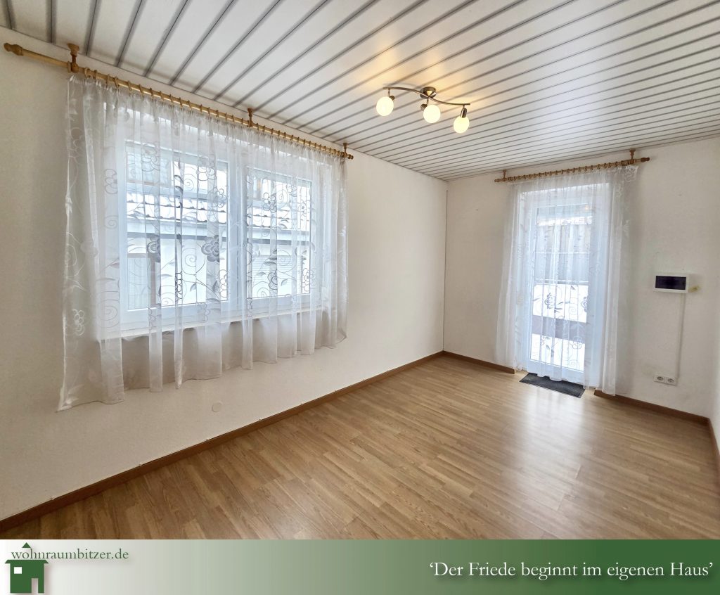 Einfamilienhaus mit Terrasse und Doppelgarage zu verkaufen 4