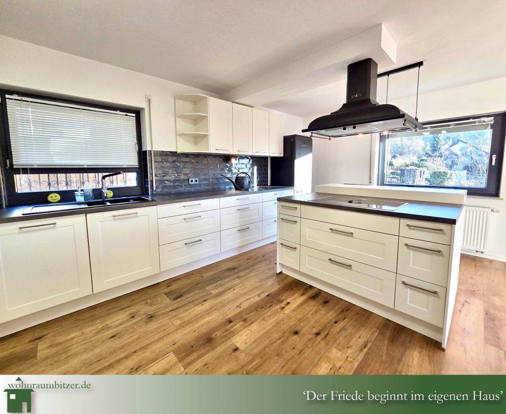 Kann wohnen träumen sein? Einfamilienhaus Eisental Lautlingen Küchenblock