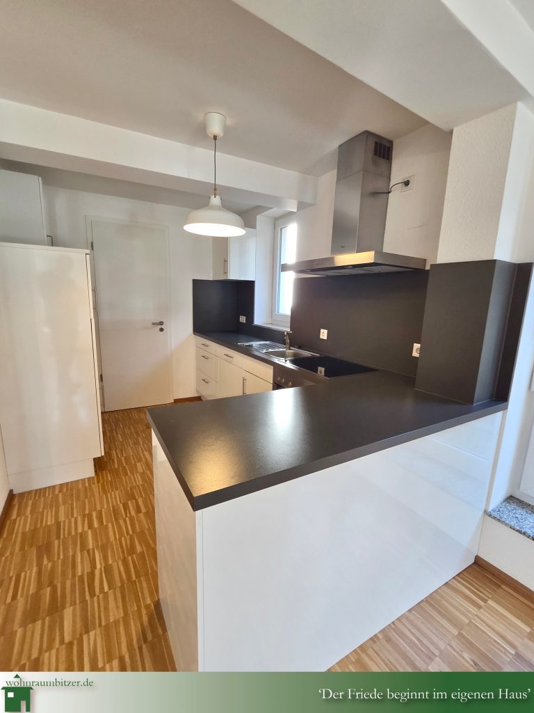 Fantastische Wohnung Reutlingen Stadtmitte zu verkaufen, Blick auf die Küche
