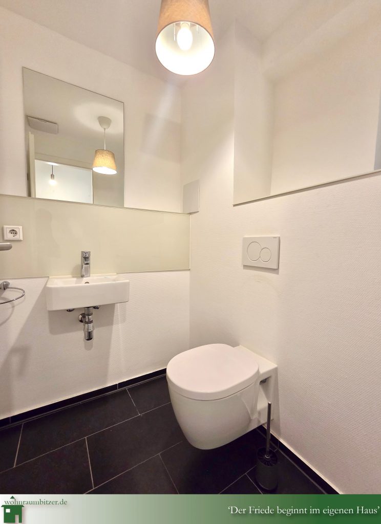 Fantastische Wohnung Reutlingen Stadtmitte, Gäste WC Eingangsbereich EG
