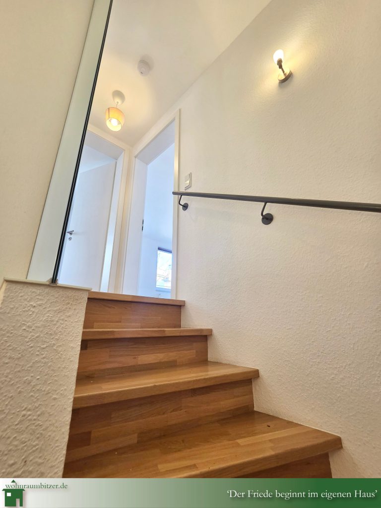 Fantastische Wohnung Reutlingen Stadtmitte, Blick auf den Treppenaufgang