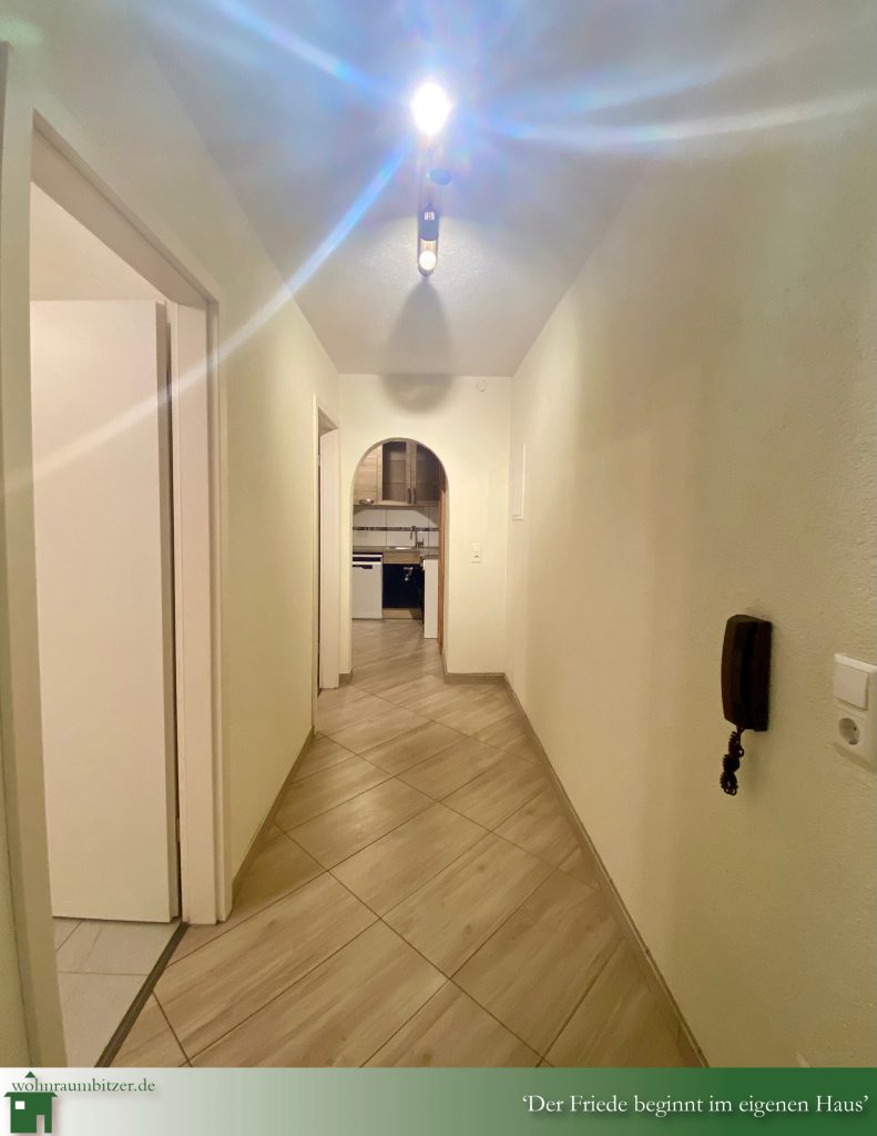 3 Zimmer Wohnung Reutlingen nahe Stadtmitte zu vermieten, Blick in den Flur