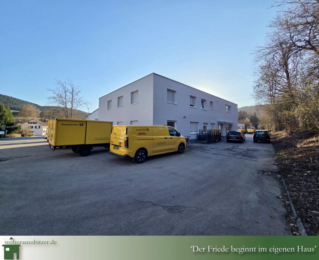 Wohnen und Arbeiten unter einem Dach Blick von hinten auf das Gebäude