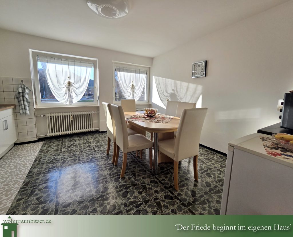 Wohnen und Arbeiten unter einem Dach Blick Küche Wohnung