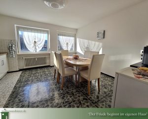 Wohnen und Arbeiten unter einem Dach Blick Küche Wohnung