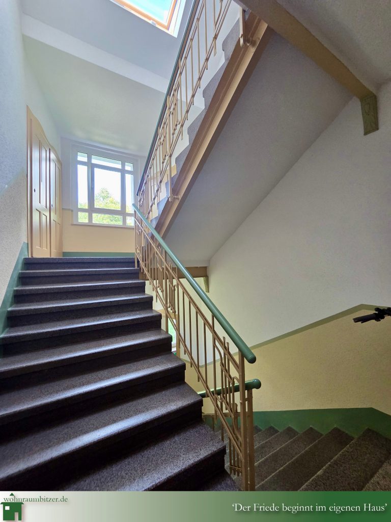 3 Zimmer Kapitalanlage Chemnitz zu verkaufen, Denkmalgeschützt, Treppen zur Wohnung