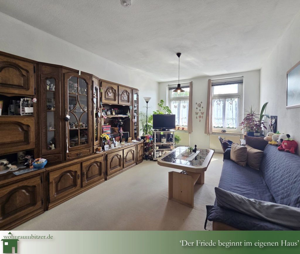 3 Zimmer Kapitalanlage Chemnitz zu verkaufen, Denkmalgeschützt, Blick ins Wohnzimmer 2