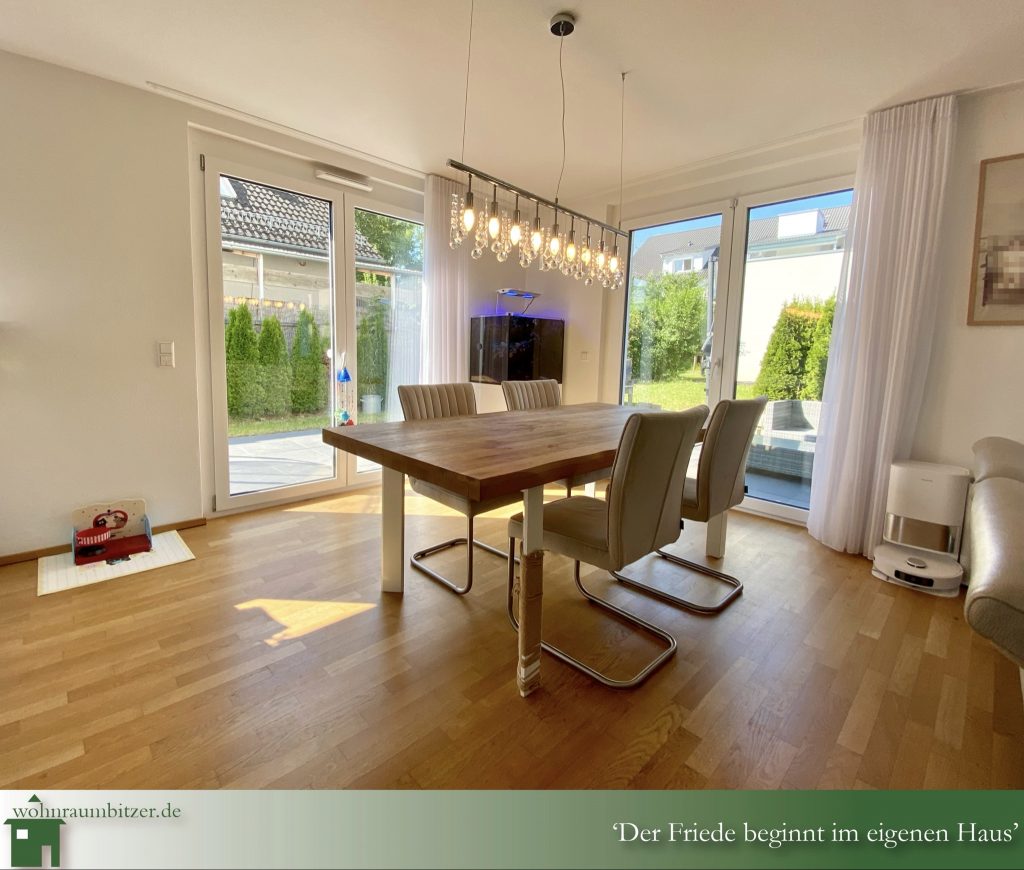 Einfamilienhaus Reutlingen Ohmenhausen Fast neu 27 kWh, Esszimmer