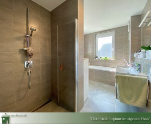 Einfamilienhaus Reutlingen Ohmenhausen Fast neu 27 kWh, Tageslichtbadezimmer