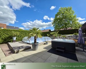 Leben wie im Traum Pool Sauna Billiard, Blick auf die Terrasse