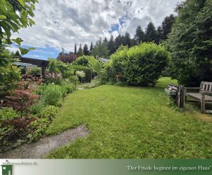 DAS FERIENHAUS in Marschalkenzimmern, Gartenbereich in verschiedene Bereiche aufgeteilt