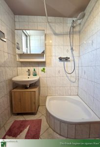 Einziehen, wohnen, leben und glücklich sein 23, Tageslichtbad mit Dusche und Badewanne