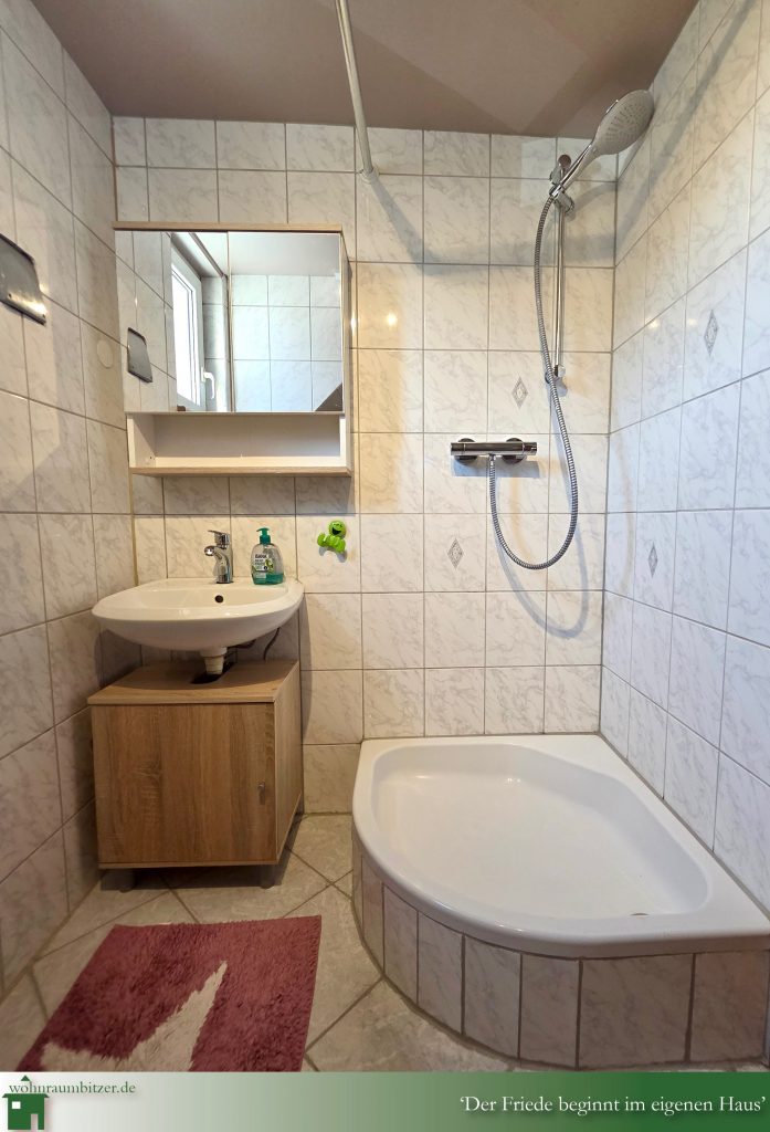 Einziehen, wohnen, leben und glücklich sein 23, Tageslichtbad mit Dusche und Badewanne