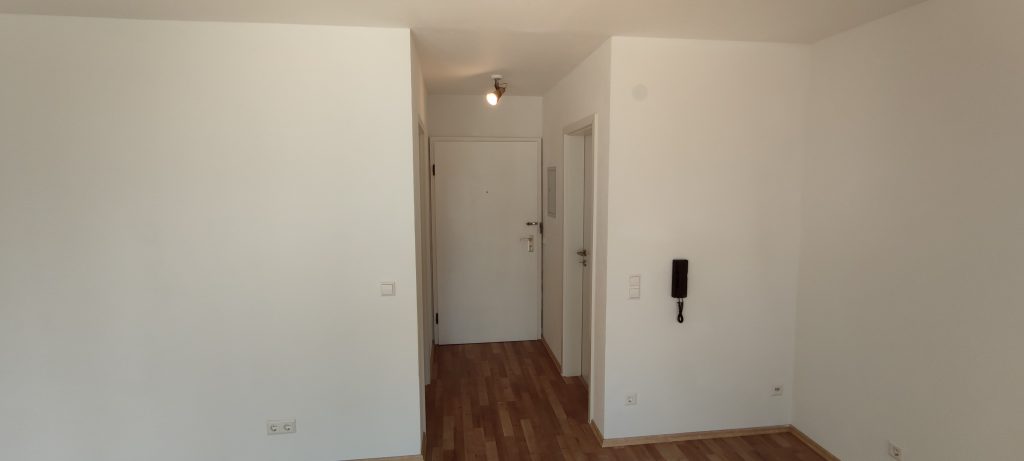 1,5 Zimmer Wohnung in toller Lage Tailfingen, Blick in den Flur