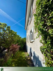 Einfamilienhaus mit Traumlage Pflullingen zu verkaufen, Garten mit kleinem Teich