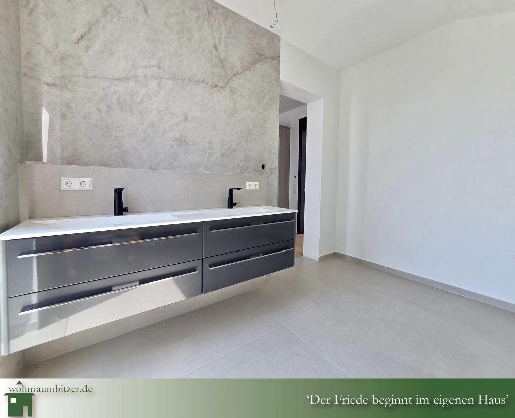 Luxus Wohnung Bodensee Penthouse Markdorf, Blick in eines der Bäder