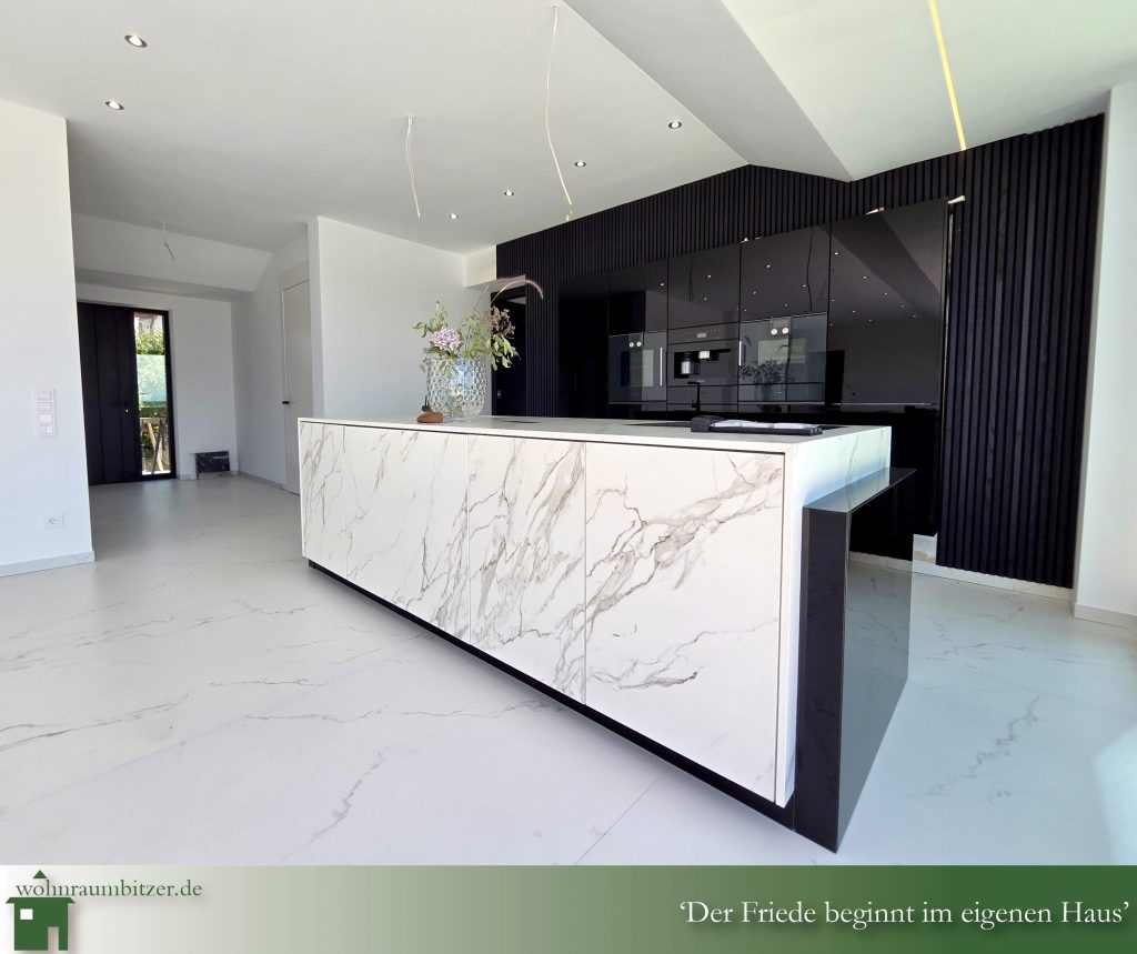 Luxus Wohnung Bodensee Penthouse Markdorf, Blick auf die Küche