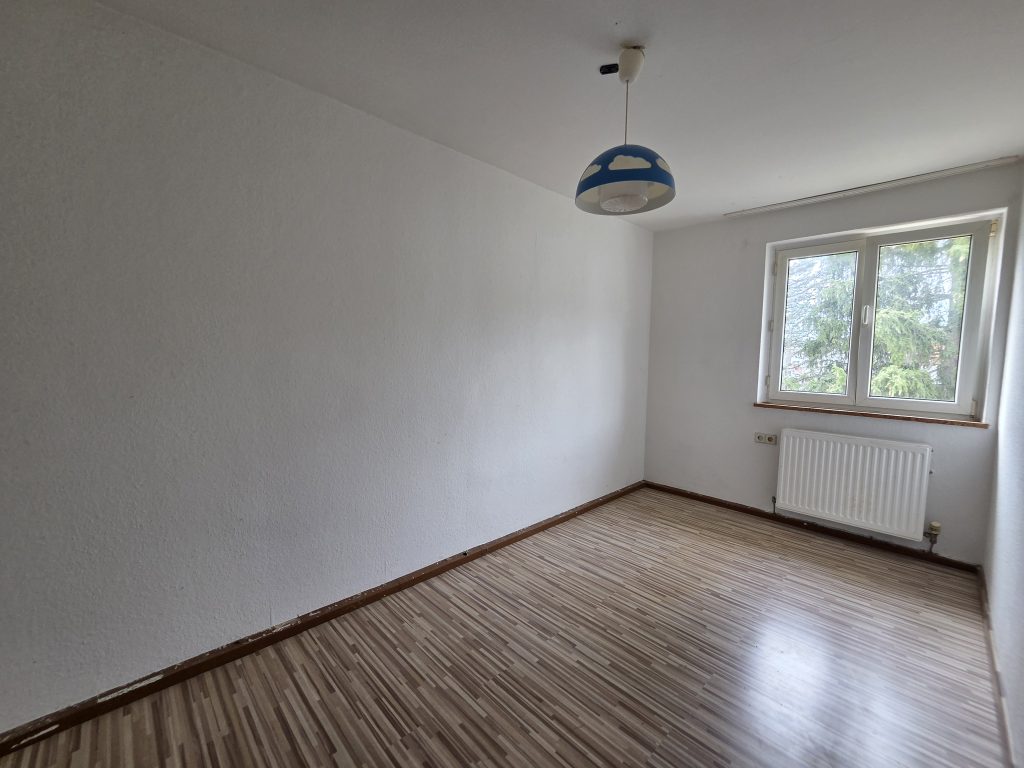 3 Zimmer Wohnung Ebingen zu vermieten, Blick ins Kinderzimmer, Büro