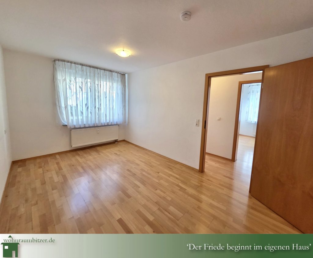 Neuwertige 4 Zimmer Erdgeschosswohnung Tübinger Stadtteil zu verkaufen, Blick in eines der Zimmer