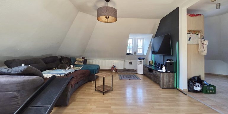 Dachgeschosswohnung mit traumhaftem Ausblick in Albstadt-Tailfingen 2