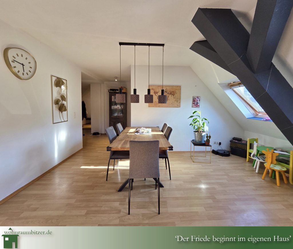 Dachgeschosswohnung mit traumhaftem Ausblick in Albstadt-Tailfingen, Essbereich