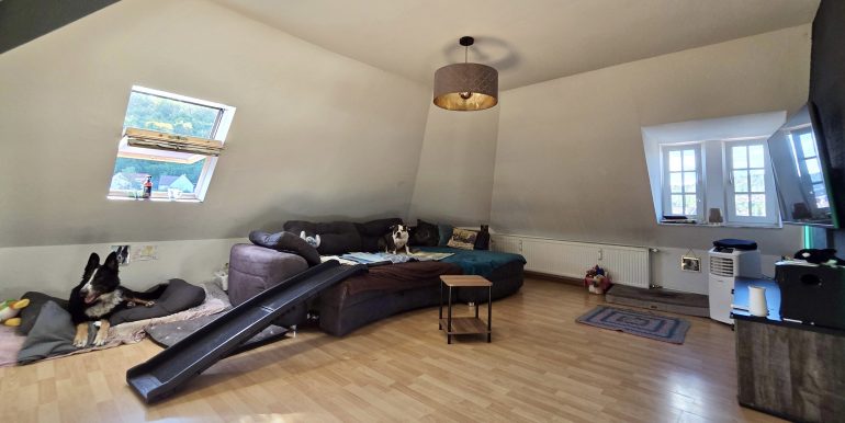 Dachgeschosswohnung mit traumhaftem Ausblick in Albstadt-Tailfingen 6