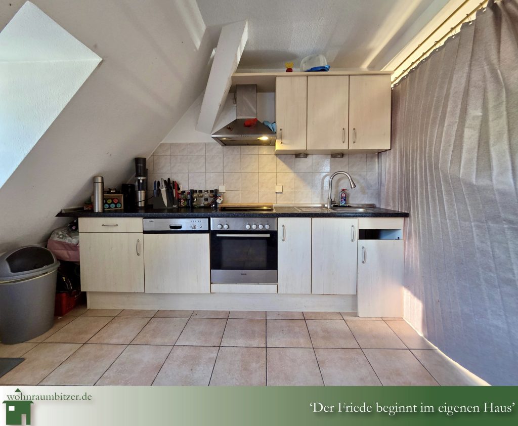 Dachgeschosswohnung mit traumhaftem Ausblick in Albstadt-Tailfingen, Küche