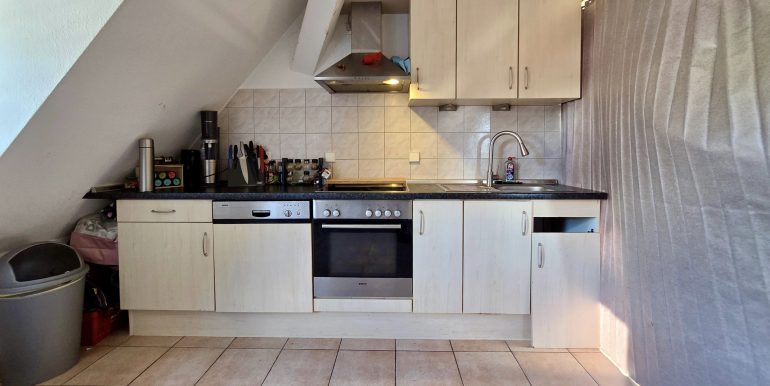 Dachgeschosswohnung mit traumhaftem Ausblick in Albstadt-Tailfingen, Küche
