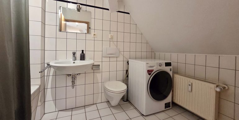 Dachgeschosswohnung mit traumhaftem Ausblick in Albstadt-Tailfingen 8 (2)