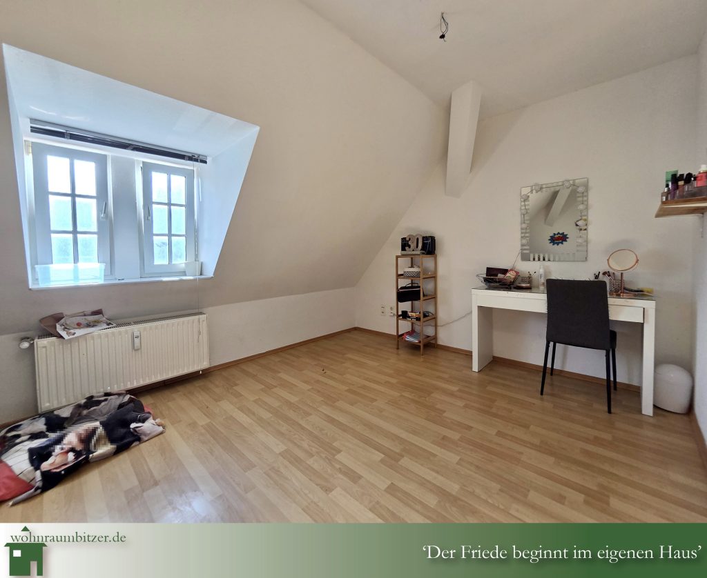Dachgeschosswohnung mit traumhaftem Ausblick in Albstadt-Tailfingen, Zimmer