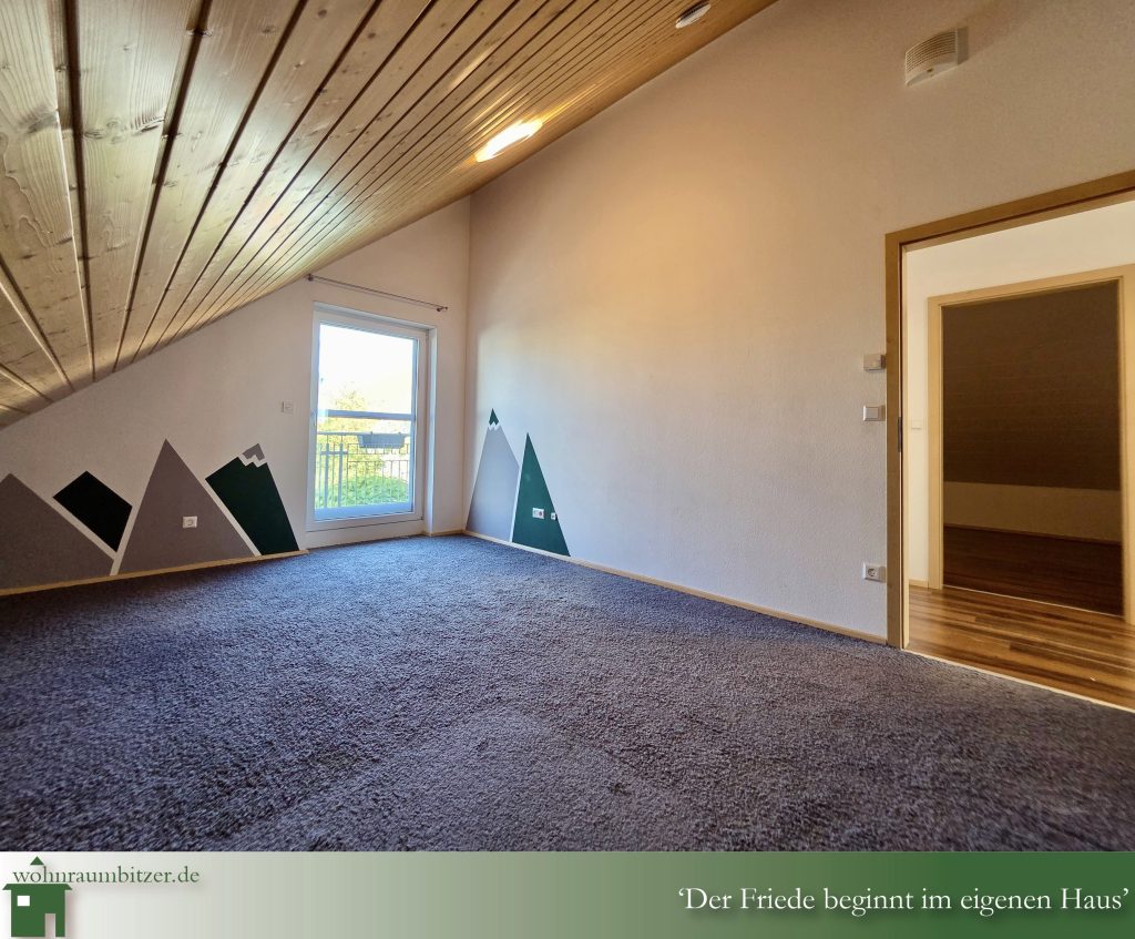 Freistehendes Einfamilienhaus Ofterdingen kaufen Energieeffizienz A, Kinderzimmer mit Balkon