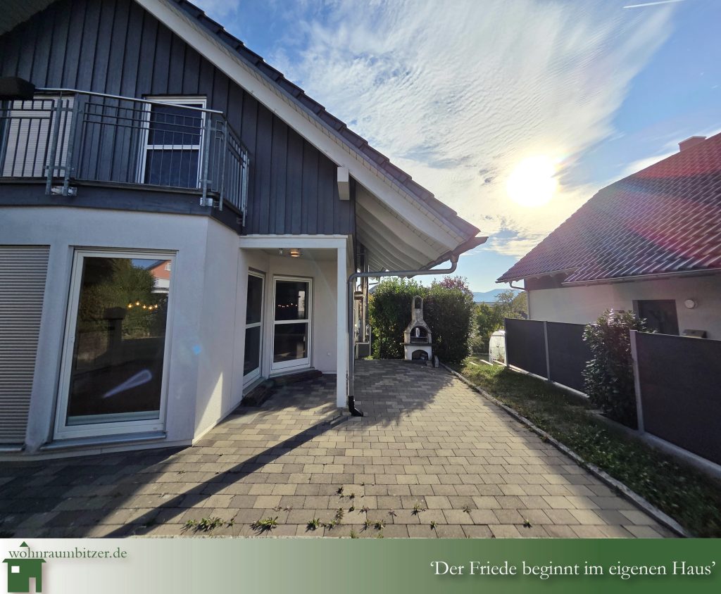 Freistehendes Einfamilienhaus Ofterdingen kaufen Energieeffizienz A, Terrasse mit Grill