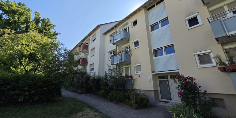 Tolle Lage, 3 Zimmer Wohnung Ludwigsburg zu verkaufen,Blick aufs Haus
