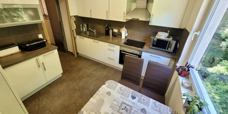 3 Zimmer Wohnung Waldkirch zu verkaufen, Blick auf die Küche, Bitzer Immobilien Albstadt Ebingen, Bisingen, Bonn