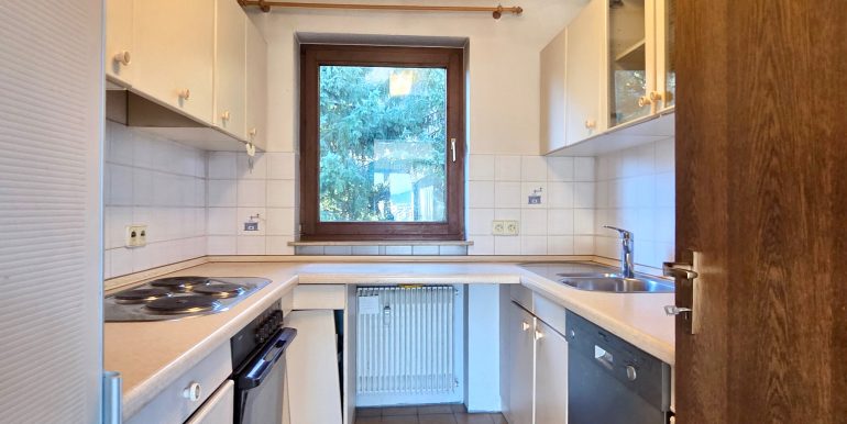 3 Zimmer Dachgeschosswohnung am Jausenteich Küche