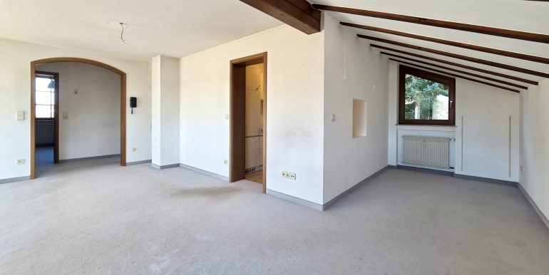 3 Zimmer Dachgeschosswohnung am Jausenteich Wohn und Essbereich 5