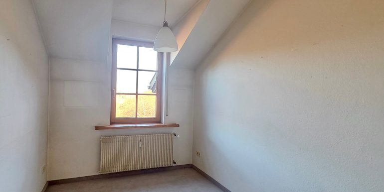 3 Zimmer Dachgeschosswohnung am Jausenteich Zimmer 1