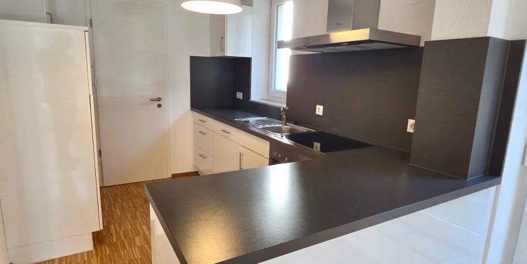 Fantastische Wohnung Reutlingen Stadtmitte zu verkaufen, Blick auf die Küche